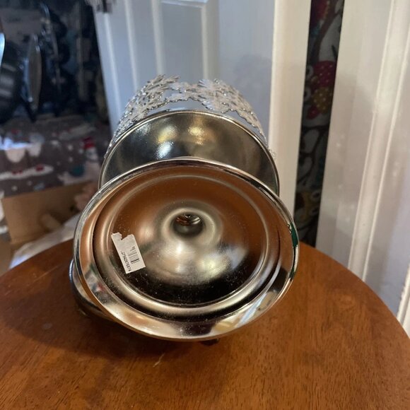 Bath & Body Works Crystal Glitter Snowflake Pedestal Silver 3 Wick Candle Holder - Picture 6 of 6